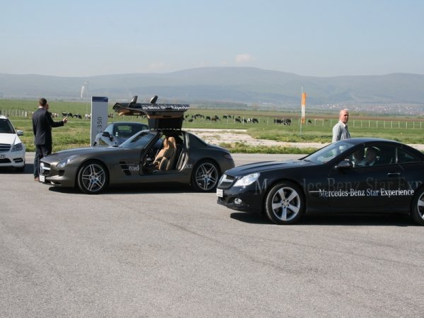 "ОЧАРОВАНИЕ БЕЗ КРАЙ" - ексклузивното роудшоу Mercedes-Benz Star Experience